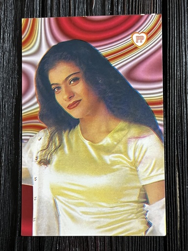Kajol Devgn * Vintage Bollywood Postcard * (Premi) (WN)