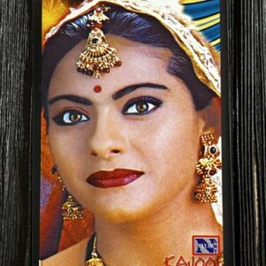 Kajol Devgn * Vintage Bollywood Postcard * (Nayab) (WN)