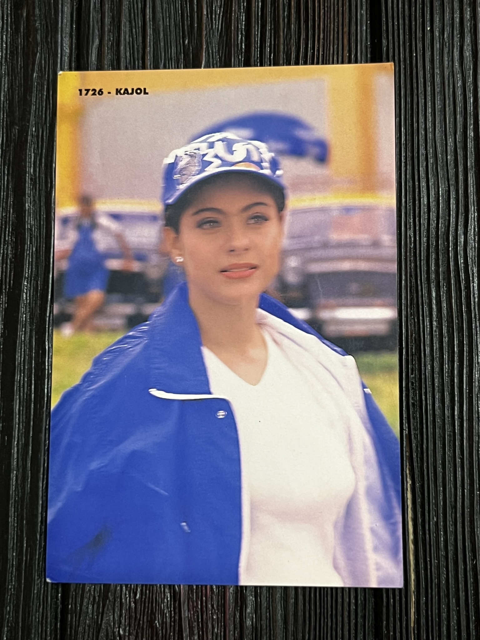 Kajol Devgn * Vintage Bollywood Postcard * (RC) (1726)