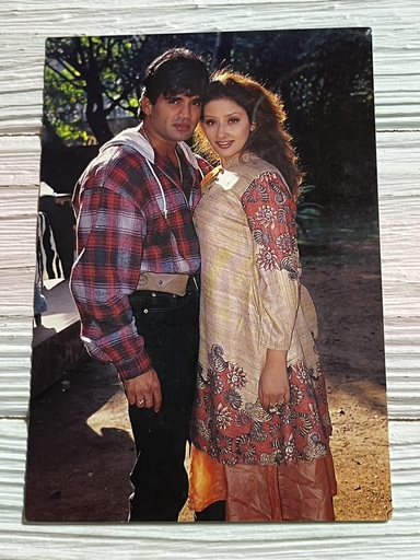 Manisha Koirala Sunil Shetty * Vintage Bollywood Postcard * (BAP) (2841)
