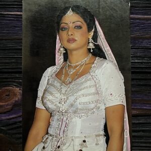 Sridevi * Vintage Bollywood Postcard * (Venus) (F 77)