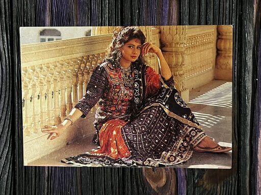 Sridevi * Vintage Bollywood Postcard * (DAWN) (WN)