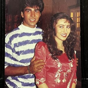 Karishma Kapoor Akshay Kumar * Vintage Bollywood Postcard * (BAP) (2670)