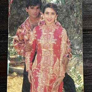 Karishma Kapoor Sunil Shetty * Vintage Bollywood Postcard * (PS) (2298)
