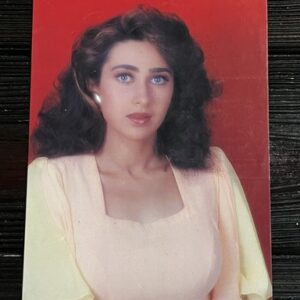 Karishma Kapoor * Vintage Bollywood Postcard * (BAR) (2941)