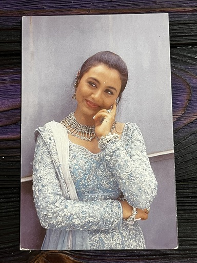 Rani Mukerji * Vintage Bollywood Postcard * (Twins) (WN)