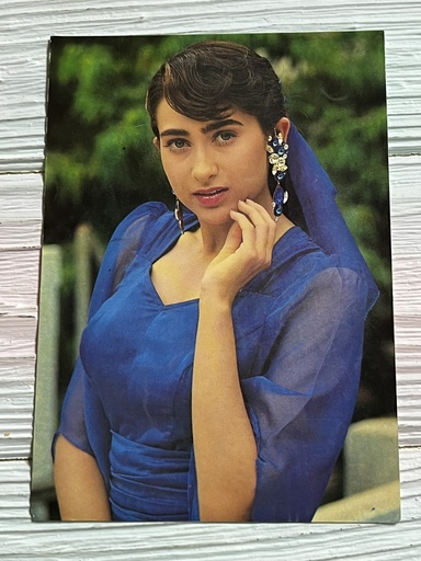 Karishma Kapoor * Vintage Bollywood Postcard * (RS) (2127)