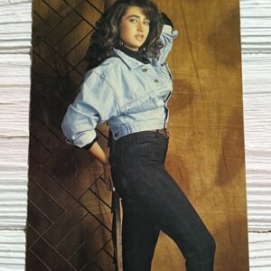 Karishma Kapoor * Vintage Bollywood Postcard * (RS) (1749)