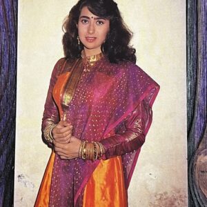 Karishma Kapoor * Vintage Bollywood Postcard * (RS) (2144)