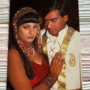 Tabu Tabassum Hashmi Ajay Devgn * Vintage Bollywood Postcard * (Ruby) (1864)