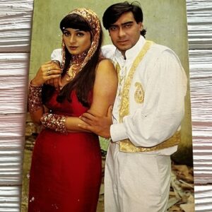 Tabu Tabassum Hashmi Ajay Devgn * Vintage Bollywood Postcard * (RS) (2268)