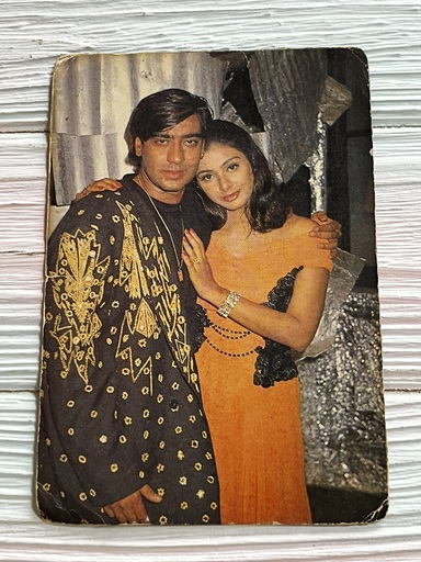 Tabu Tabassum Hashmi Ajay Devgn * Vintage Bollywood Postcard * (Jain) (6338)