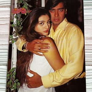 Tabu Tabassum Hashmi Ajay Devgn * Vintage Bollywood Postcard * (BAP) (2655)