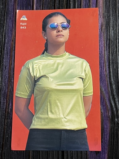 Kajol Devgn * Vintage Bollywood Postcard * (Naa) (WN) (843)