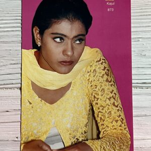 Kajol Devgn * Vintage Bollywood Postcard * (NAA) (873)