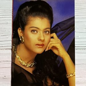 Kajol Devgn * Vintage Bollywood Postcard * (NAA) (WN)