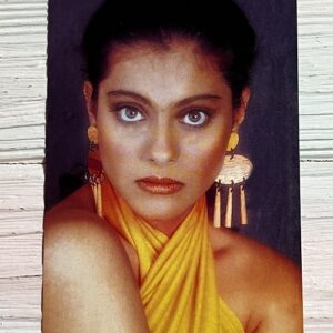 Kajol Devgn * Vintage Bollywood Postcard * (NAA) (WN)