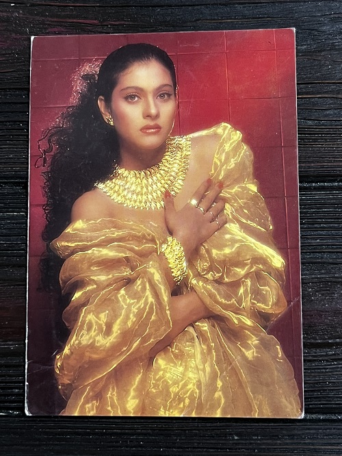 Kajol Devgn * Vintage Bollywood Postcard * (PS 2928)