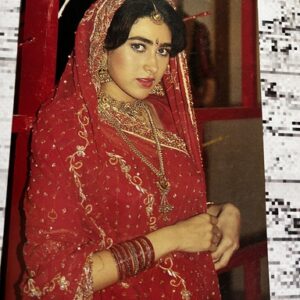 Karishma Kapoor * Vintage Bollywood Postcard * (RS) (2146)