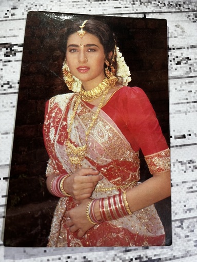 Karishma Kapoor * Vintage Bollywood Postcard * (Ruby) (1470)