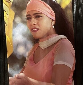 Kajol Devgn * Vintage Bollywood Postcard * (UC) (WN)