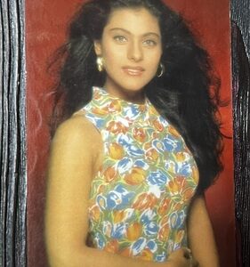 Kajol Devgn * Vintage Bollywood Postcard * (Ruby)(772)