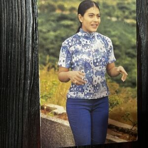 Kajol Devgn * Vintage Bollywood Postcard * (BCC) (1136)