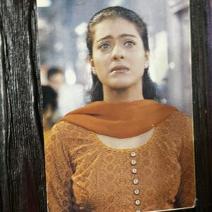 Kajol Devgn * Vintage Bollywood Postcard * (jAIN) (1583)