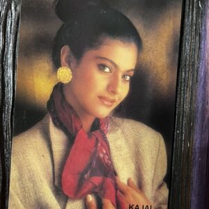 Kajol Devgn * Vintage Bollywood Postcard * (NAA) (WN)