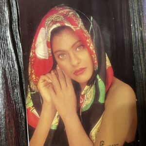 Kajol Devgn * Vintage Bollywood Postcard * (Kamal) (195)