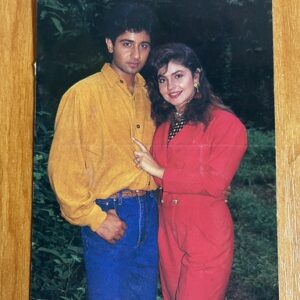 Pooja Bhaat Vivek Musran * Vintage Bollywood Postcard * (RS) (1492)