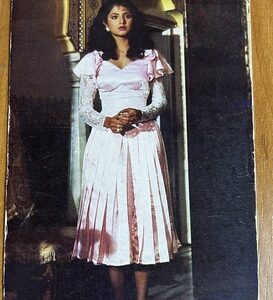 Divya Bharti* Vintage Bollywood Postcard * (Jain) (1395)
